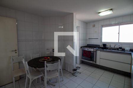 Apartamento para alugar com 156m², 3 quartos e 3 vagasCozinha 