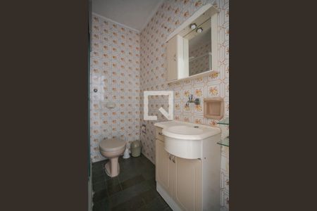 Banheiro de apartamento à venda com 1 quarto, 32m² em Floresta, Porto Alegre