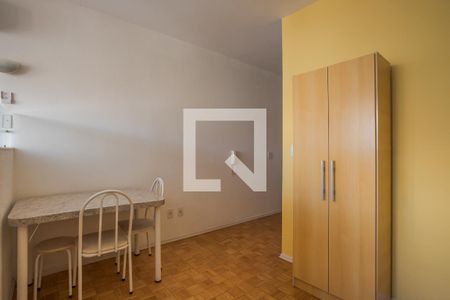 Apartamento à venda com 32m², 1 quarto e sem vaga Apartamento à venda com 32m², 1 quarto e sem vagaSala