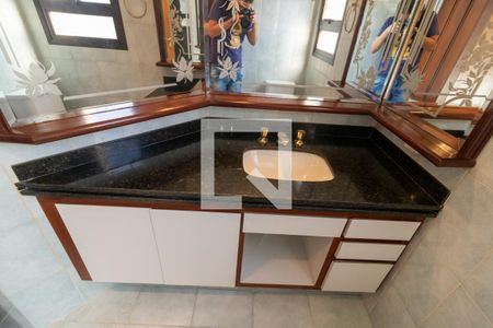 Apartamento à venda com 224m², 4 quartos e 4 vagasBanheiro