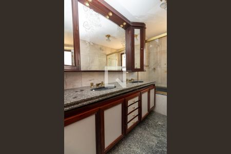 Apartamento à venda com 224m², 4 quartos e 4 vagasBanheiro