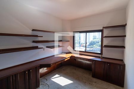 Apartamento à venda com 224m², 4 quartos e 4 vagasQuarto 2