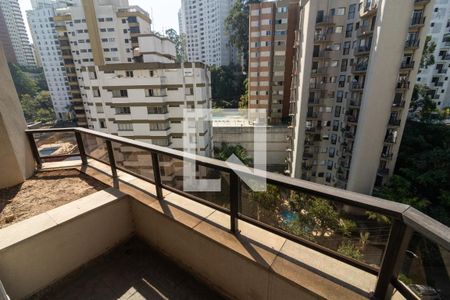 Apartamento à venda com 224m², 4 quartos e 4 vagasVaranda