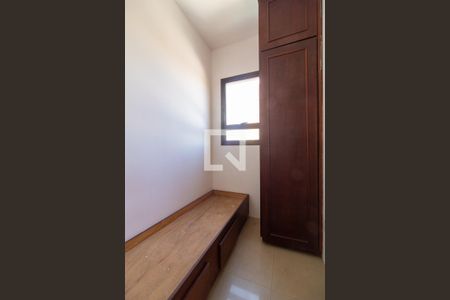 Apartamento à venda com 224m², 4 quartos e 4 vagasQuarto 6