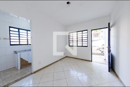 Sala de casa para alugar com 2 quartos, 130m² em Serra, Belo Horizonte