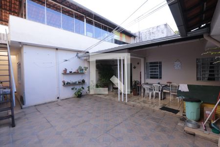 Área externa de casa à venda com 3 quartos, 370m² em Riacho das Pedras, Contagem