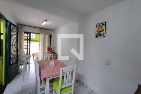 Casa à venda com 100m², 3 quartos e 1 vagaSala de jantar