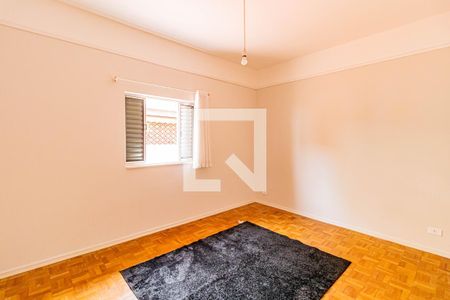 Casa à venda com 355m², 2 quartos e 3 vagas Casa à venda com 355m², 2 quartos e 3 vagasQuarto 02