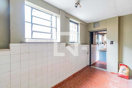 Casa à venda com 355m², 2 quartos e 3 vagas Casa à venda com 355m², 2 quartos e 3 vagasEdícula - Quarto