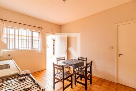 Casa à venda com 355m², 2 quartos e 3 vagas Casa à venda com 355m², 2 quartos e 3 vagasCozinha