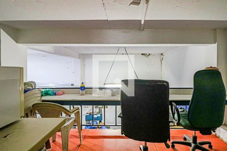 Casa à venda com 355m², 2 quartos e 3 vagas Casa à venda com 355m², 2 quartos e 3 vagasSalão - Mezanino