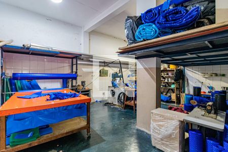 Casa à venda com 355m², 2 quartos e 3 vagas Casa à venda com 355m², 2 quartos e 3 vagasSalão