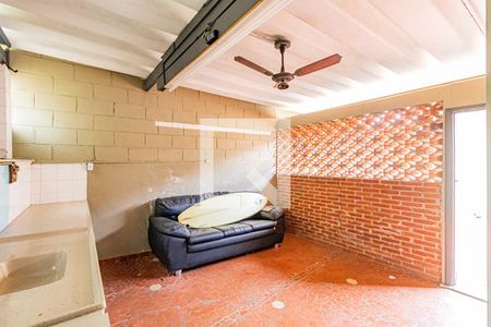 Casa à venda com 355m², 2 quartos e 3 vagas Casa à venda com 355m², 2 quartos e 3 vagasEdícula