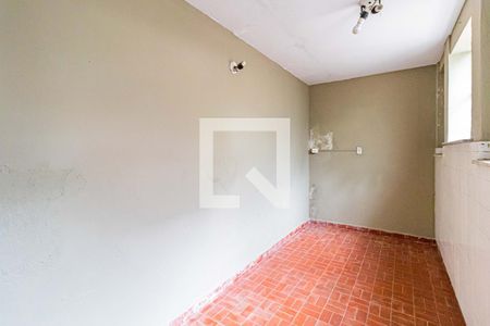 Casa à venda com 355m², 2 quartos e 3 vagas Casa à venda com 355m², 2 quartos e 3 vagasEdícula - Quarto