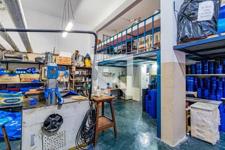 Casa à venda com 355m², 2 quartos e 3 vagas Casa à venda com 355m², 2 quartos e 3 vagasSalão