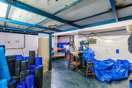 Casa à venda com 355m², 2 quartos e 3 vagas Casa à venda com 355m², 2 quartos e 3 vagasSalão