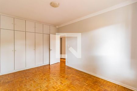 Casa à venda com 355m², 2 quartos e 3 vagas Casa à venda com 355m², 2 quartos e 3 vagasQuarto 01