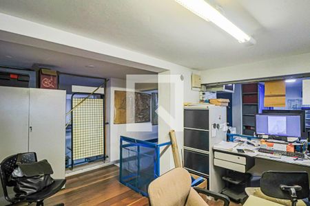 Casa à venda com 355m², 2 quartos e 3 vagas Casa à venda com 355m², 2 quartos e 3 vagasSalão - Mezanino