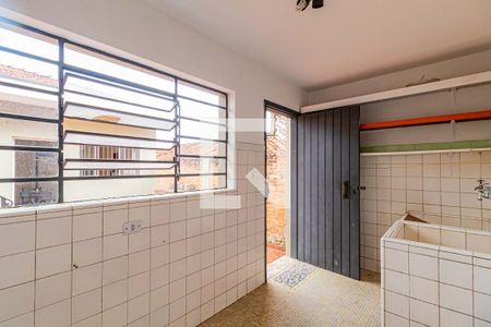 Casa à venda com 355m², 2 quartos e 3 vagas Casa à venda com 355m², 2 quartos e 3 vagasLavanderia