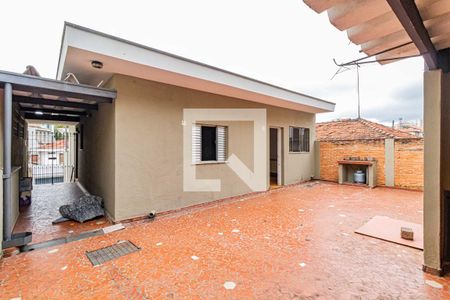 Casa à venda com 355m², 2 quartos e 3 vagas Casa à venda com 355m², 2 quartos e 3 vagasQuintal