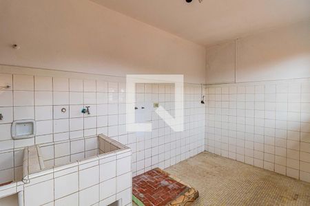 Casa à venda com 355m², 2 quartos e 3 vagas Casa à venda com 355m², 2 quartos e 3 vagasLavanderia