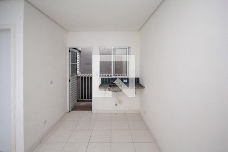 Cozinha de apartamento à venda com 1 quarto, 33m² em Vila Paulo Silas, São Paulo