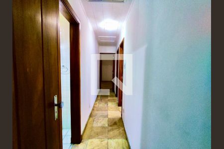 Corredor  de apartamento para alugar com 3 quartos, 125m² em Leblon, Rio de Janeiro