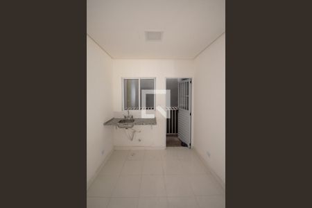 Cozinha de apartamento para alugar com 1 quarto, 33m² em Vila Paulo Silas, São Paulo