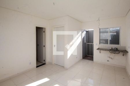 Sala e cozinha de apartamento à venda com 1 quarto, 33m² em Vila Paulo Silas, São Paulo