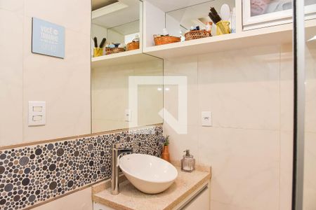 Apartamento à venda com 74m², 3 quartos e 1 vaga Apartamento à venda com 74m², 3 quartos e 1 vagaBanheiro