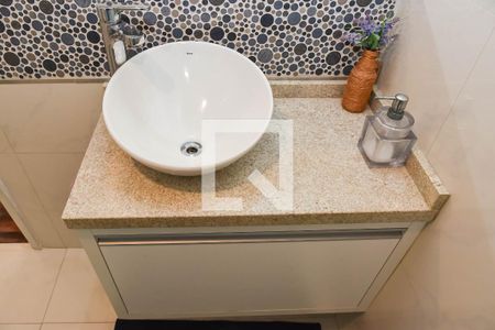 Apartamento à venda com 74m², 3 quartos e 1 vaga Apartamento à venda com 74m², 3 quartos e 1 vagaBanheiro