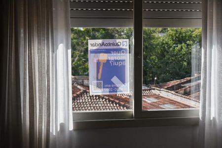 Apartamento à venda com 74m², 3 quartos e 1 vaga Apartamento à venda com 74m², 3 quartos e 1 vagaPlaquinha instalada na janela do imóvel