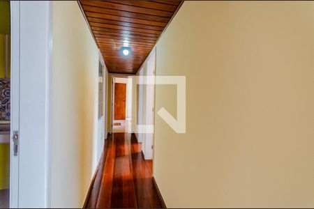 Corredor de apartamento para alugar com 3 quartos, 110m² em Barra, Salvador