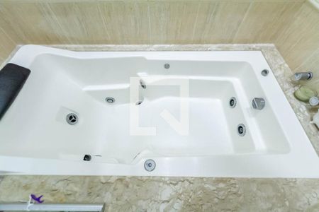 Casa à venda com 352m², 4 quartos e 6 vagasBanheiro da Suíte 3