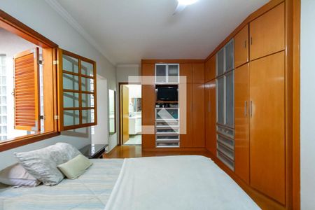 Casa à venda com 352m², 4 quartos e 6 vagasSuíte 3