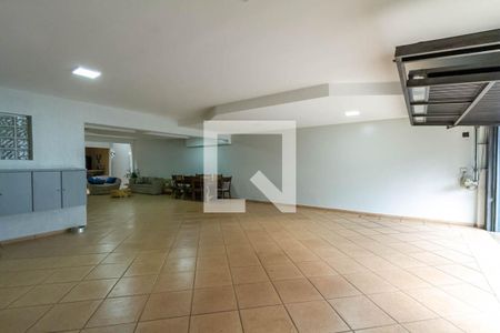 Casa à venda com 352m², 4 quartos e 6 vagasGaragem