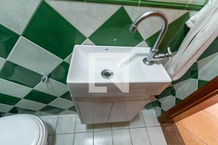 Casa à venda com 352m², 4 quartos e 6 vagasBanheiro de Serviço