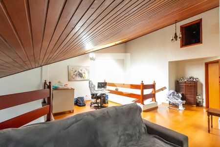 Casa à venda com 352m², 4 quartos e 6 vagasSala de Tv