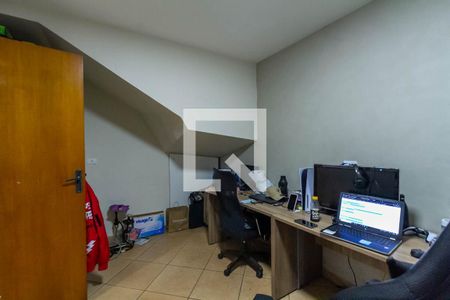 Casa à venda com 352m², 4 quartos e 6 vagasEscritório