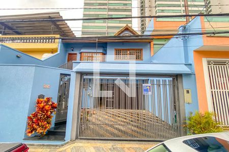 Casa à venda com 352m², 4 quartos e 6 vagasFachada