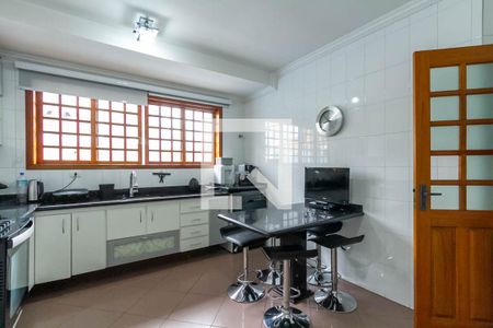 Casa à venda com 352m², 4 quartos e 6 vagasCozinha