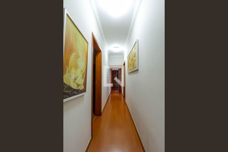 Casa à venda com 352m², 4 quartos e 6 vagasCorredor