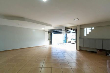 Casa à venda com 352m², 4 quartos e 6 vagasGaragem