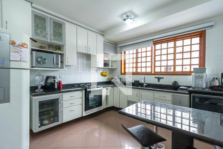 Casa à venda com 352m², 4 quartos e 6 vagasCozinha