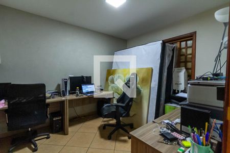 Casa à venda com 352m², 4 quartos e 6 vagasEscritório