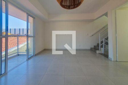 Sala de casa de condomínio para alugar com 2 quartos, 93m² em Jardim Helena Maria, Guarujá