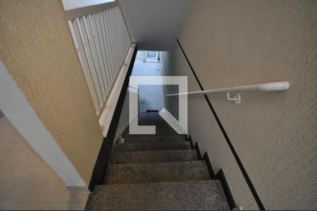 Casa de condomínio à venda com 48m², 2 quartos e sem vagaEscada