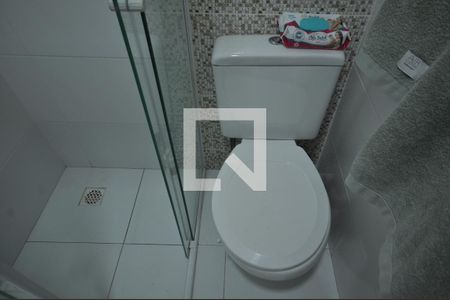 Banheiro Social de casa de condomínio à venda com 2 quartos, 48m² em Vila Germinal, São Paulo