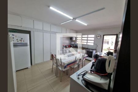 Casa à venda com 4 quartos, 300m² em Vila Cruzeiro, São Paulo