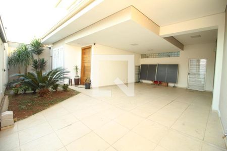 Casa à venda com 4 quartos, 356m² em Santa Monica, Belo Horizonte